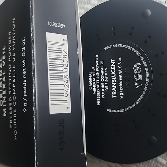 bareMinerals Original Mineral Veil Pressed Setting Powder in Translucent - Picture 4 of 8
